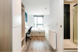 Spacious & Bright Studio in Lewisham Quick Links
