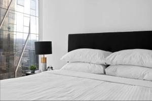 Prestigious lV56 1BR Apt CBD at West Side Place #WSP56B