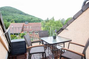 NEU! 9,7 Außergewöhnlich Bergblick mit Balkon Boxspringbett Kaffeevollautomat inkl Bettwäsche Handtücher #MeeneFewo de