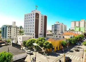 JB Palace Hotel - 迪维诺波利斯