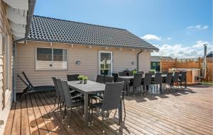 8 Bedroom Stunning Home In Vejby