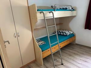 Villa M, Apartment for 6 Persons direct seaside, ground floor