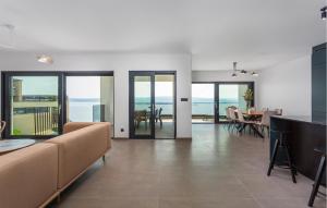 4 Bedroom Lovely Home In Crikvenica 
