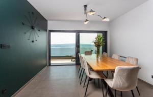 4 Bedroom Lovely Home In Crikvenica 