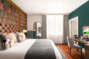 Standard Queen Room with City View room in Hotel Indigo - Edinburgh - Princes Street an IHG Hotel