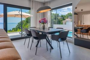 Casa Marta with Pool and Sea View