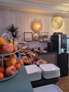 Hotels Brit Hotel des Halles : photos des chambres