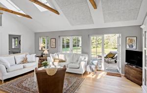 Beautiful Home In Væggerløse With Sauna