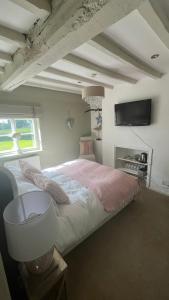 Spenford House 1640 listed house Idilic Location pub walking distance