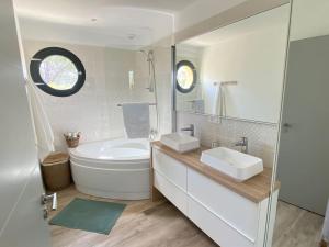 Piscine et villa tout confort au cœur des Alpilles