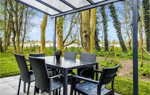 Lovely Home In Heinkenszand