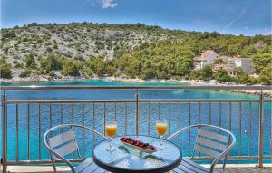 4 Bedroom Cozy Home In Razanj