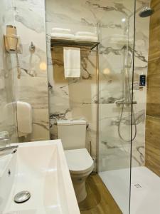 Hotels Brit Hotel Acacias : photos des chambres