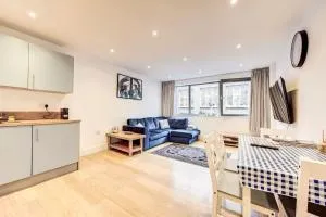 Prime Location in Tower Bridge, 2 Bedroom Suite - Finsbury