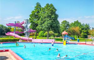 Stunning Home In Heinkenszand With Wifi