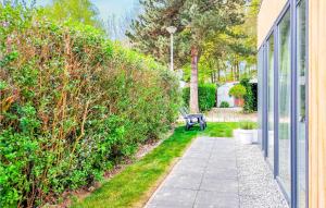 Stunning Home In Heinkenszand With Wifi