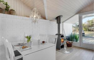 2 Bedroom Gorgeous Home In Væggerløse