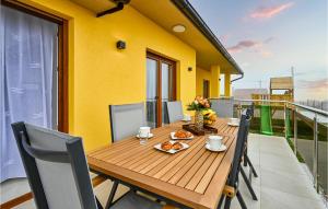 3 Bedroom Cozy Home In Vinica