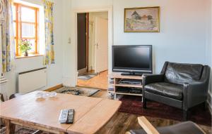 Cozy Home In Allinge With Kitchen