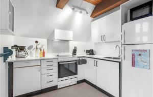 Lovely Apartment In Allinge With Wifi