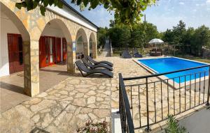 Amazing Home In Starigrad With Wifi