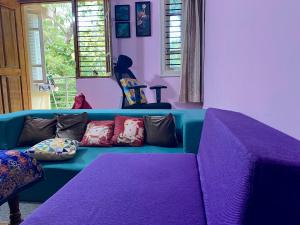 Lovely Private Queen Bed Room in Shared 2 BHK Apartment