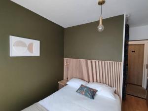 Hotels Brit Hotel des Halles : photos des chambres
