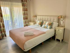 MI CAPRICHO, Beachfront, Grownfloor, Private Garden & Terrace