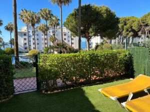 MI CAPRICHO, Beachfront, Grownfloor, Private Garden & Terrace
