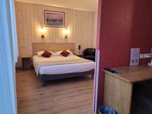 Hotels Brit Hotel des Halles : photos des chambres