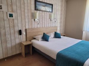 Hotels Brit Hotel des Halles : photos des chambres