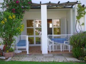 Blue Sea Apartment - Near beach, car not essential