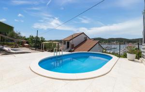 Stunning Home In Rab With Pool 