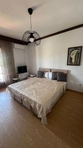 Studio Greek Mansion