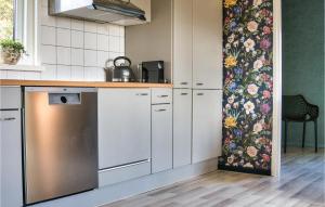 Nice Apartment In Schoonloo With Wifi