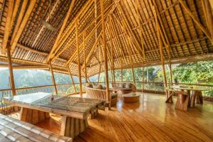 Sunrise House 3bd Bamboo Villa Pool