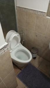 Amplia casa urbanización privada