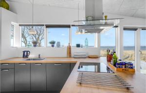 Stunning Home In Højslev With Kitchen