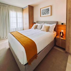 VILLTAK SAINT-TROPEZ by VILLTAK Collection