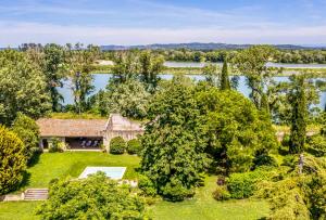 Domaine de Brancas and Petit Domaine De Brancas