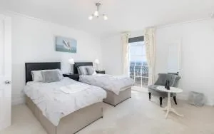 Cliffhanger 18 Castle Road - Cowes