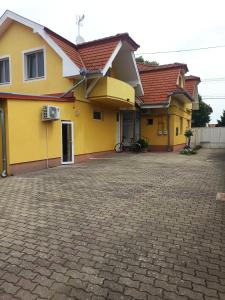 Two-Bedroom Apartment room in Orchidea Apartman