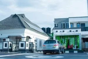 Kays Apartment - Okpanam