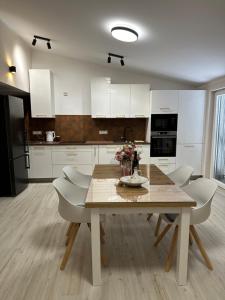 Bee House Suite - Brand New Apartment 100 m from Sea