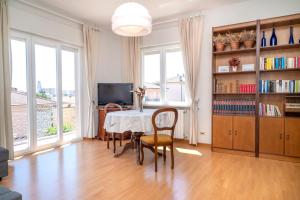 S303 - Sirolo, ampio trilocale in zona tranquilla