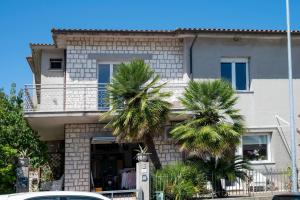 S303 - Sirolo, ampio trilocale in zona tranquilla