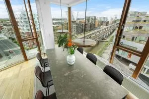 Modern flat with amazing views and rooftop - Søvang