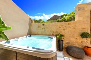 Roustico Luxury Villa Pool & Whirpool