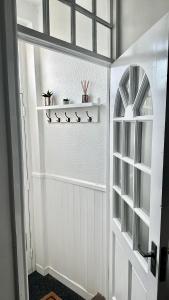 Lovely City Home + Free Parking