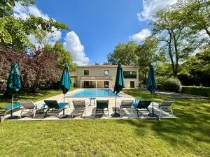 La Maison L'Eperon, stylish 5 star villa surrounded by vineyard near Saint Emilion - Lugon et l’Ile du Carney